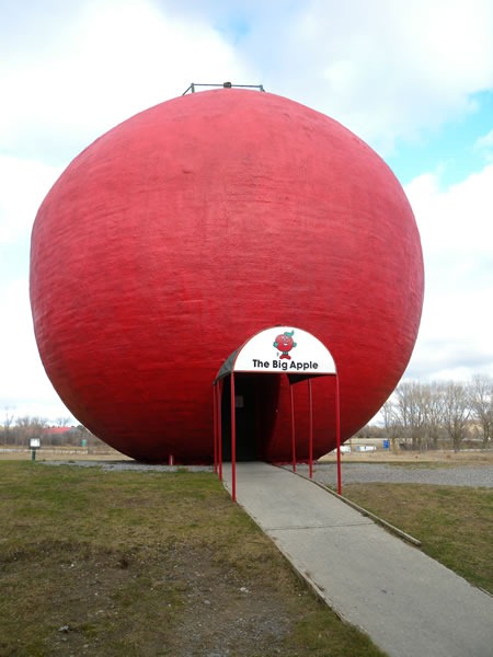 02 big apple building