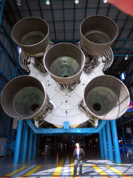 joey and saturn v