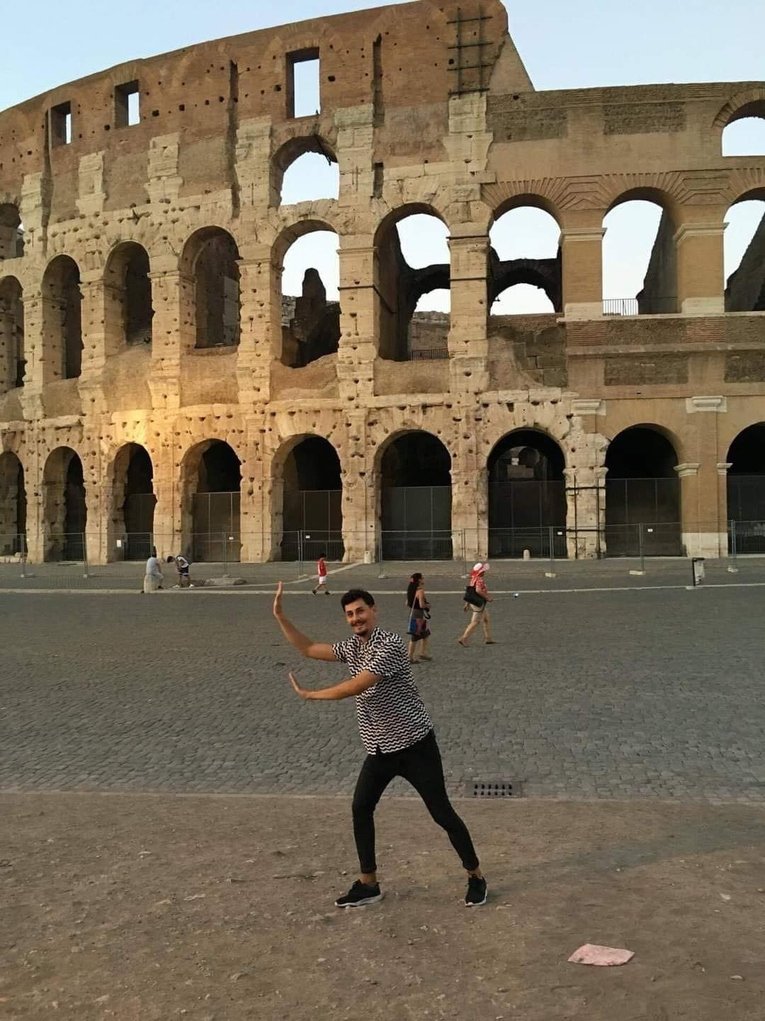 trying-the-pisa-pose-at-the-coliseum