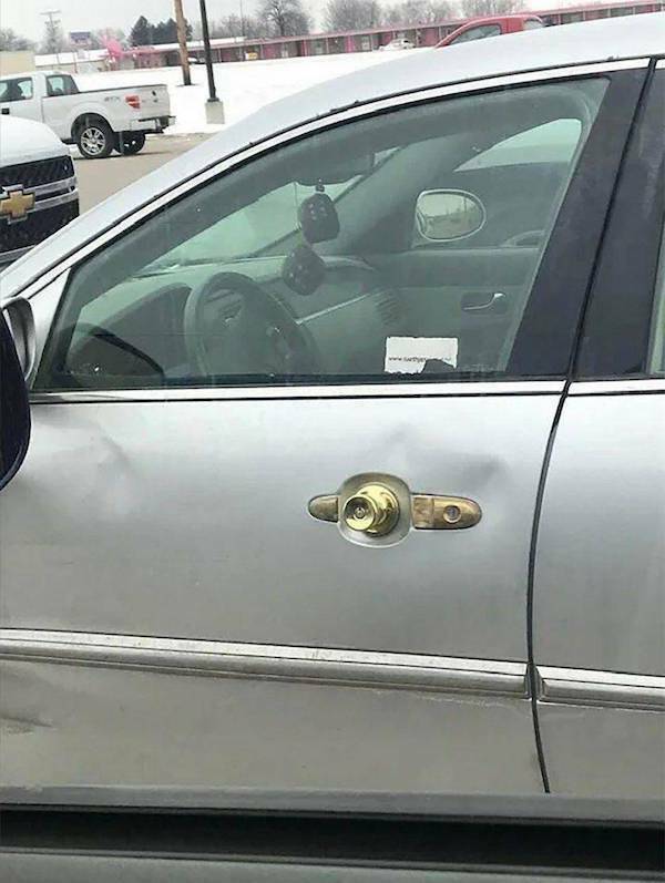 doorknob-on-car