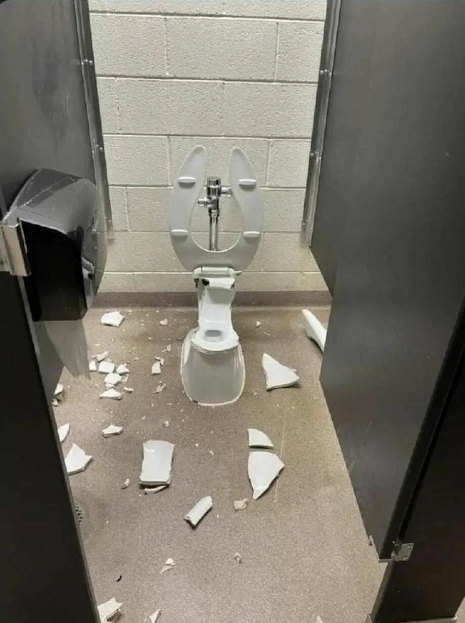 smashed-toilet